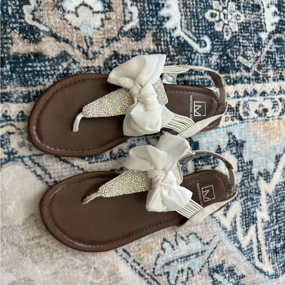 White sandals with bow size 7.5 - Picture 2 of 3